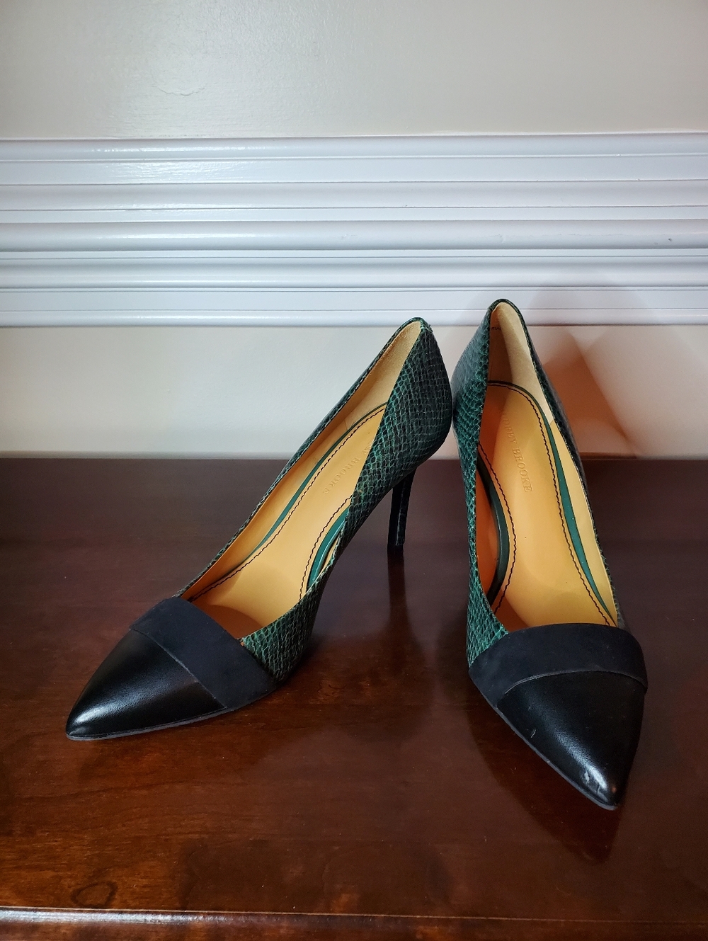 Audrey Brooke- Abbie Green Snakeskin & Black Leather Cap Toe Stiletto Pumps